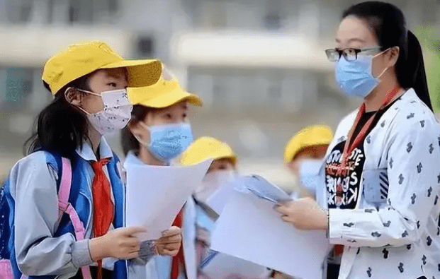 部分地區中小學學位預警 如何保障“就近上”“上好學”