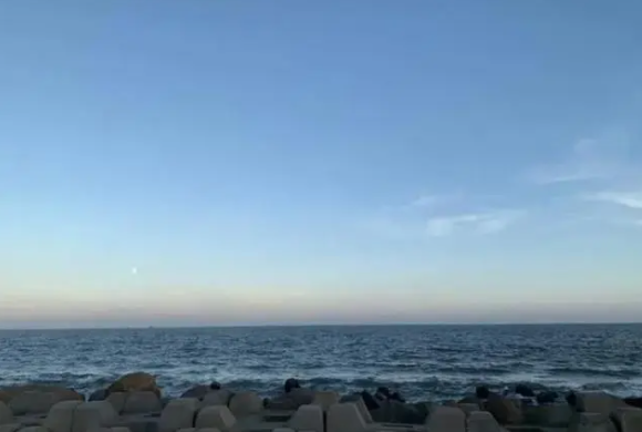 5名學(xué)生相約看海被卷入海中，2人獲救3人失聯(lián)