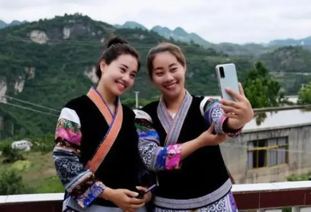 她5歲被拐，26年后憑記憶找到人販子！回到家后父母已雙亡