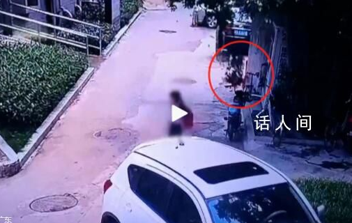 廣州一小區天降啞鈴險砸小孩 物業人員稱正配合警方調查