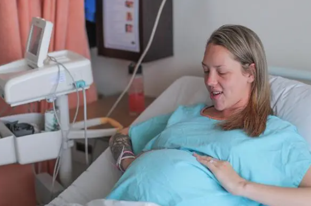 一路走好！昏迷50多天24歲產婦遺憾離開人世，帶著無數牽掛