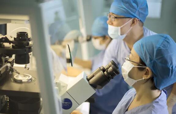 南京總醫(yī)院試管 南京鼓樓醫(yī)院生殖科哪個(gè)醫(yī)生的試管技術(shù)好？ ‘孕囊5周看男女’