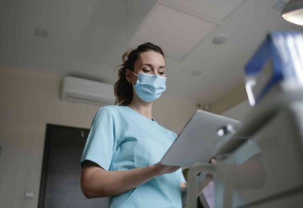 邵陽市中心醫(yī)院婦科醫(yī)生王亞平 邵陽市匯恩醫(yī)院做試管成功率從這些維度來看待很重要 ‘一個(gè)月孕囊10×6×22看男女’