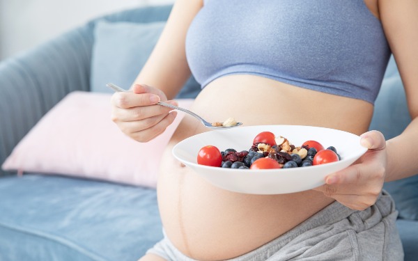 南昌試管助孕 江西省婦幼保健院簡介江西省婦幼保健院位于江西省南昌市八一大道318 號，創建于1953年。它是江西省婦幼醫療、保健、科研、 教學、生殖健康技術指導中心；它是衛生部確定的我國南 方片婦產科主治醫師進修基地；它是南昌大學醫學院、江 西中醫學院、贛南醫學院等高等醫學院校的教學和實習 基地；它是婦產科、兒科醫學碩士研究生學位培訓點；它 是江西衛生系統文明規范服務示范窗口單位。2001年以 來江西省婦幼保健院榮獲《全國百姓放心醫院》、《江西省 價格計量信得過單位》、《省級群眾滿意醫院》、《江西省文 明單位》和《國內安全保衛工作優秀單位》等稱號。江西 省衛生廳授予我院為《江西省圍產醫學中心》、《江西省婦 產科微創介入中心》、《江西省輔助生殖技術中心》、《江西 省產前診斷中心》、《江西省新生兒篩查中心》等稱號；授 予我院產科、婦科腫瘤科、生殖健康科為江西省醫學領先 專業學科；婦產科微創介入中心為江西省醫學領先專業 建設學科。 ‘四維hr160次/分是男是女’