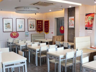 新生兒漾奶問題及解決方法