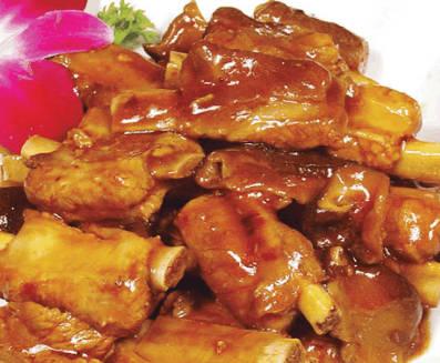 春季帶寶寶曬太陽時,要注意安全防護,正確打開陽光的利用方式