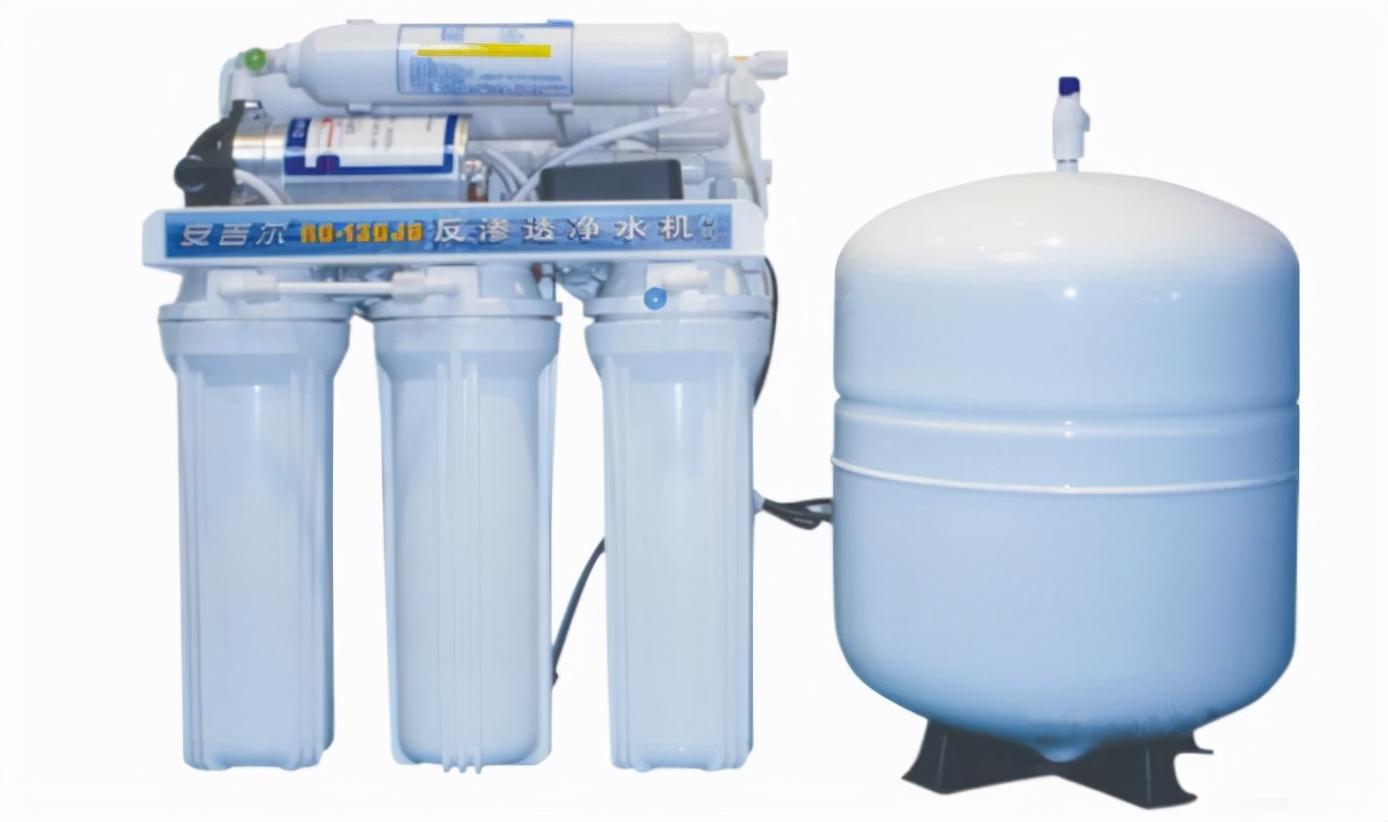 丈夫在外努力賺錢養家,妻子則在家意外懷孕了別人的孩子。