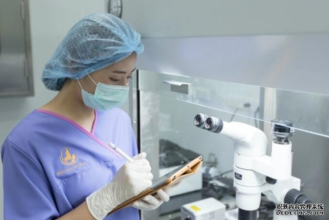 皇家試管醫(yī)療是真的嗎_試管嬰兒移植囊胚比鮮胚更易成功嗎？